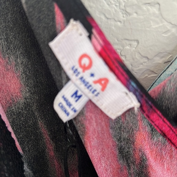 ✨NWT✨ VICI Lace Subconscious Ruffle Wrap Midi Dress - Picture 4 of 5